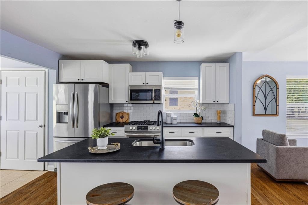 4 bedroom, 3 bathroom, 1,639 sq ft single family residence under contract at 892 Scott Circle, Decatur, GA 30033 — photo 5