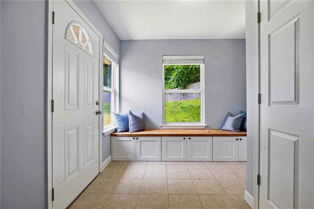 4 bedroom, 3 bathroom, 1,639 sq ft single family residence under contract at 892 Scott Circle, Decatur, GA 30033 — photo 7