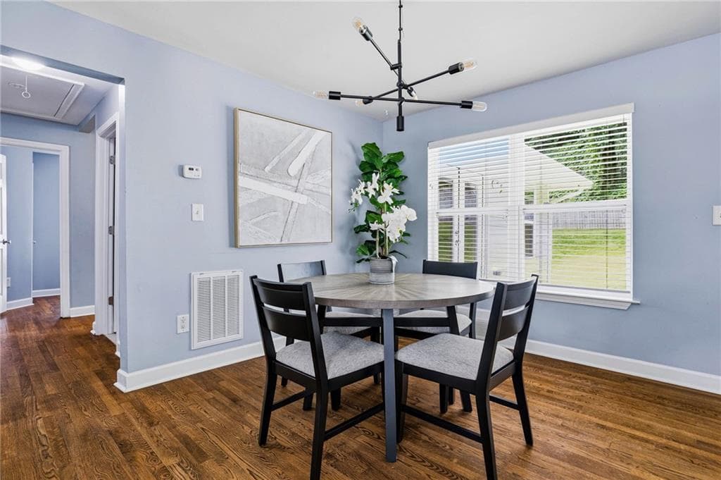 4 bedroom, 3 bathroom, 1,639 sq ft single family residence under contract at 892 Scott Circle, Decatur, GA 30033 — photo 9