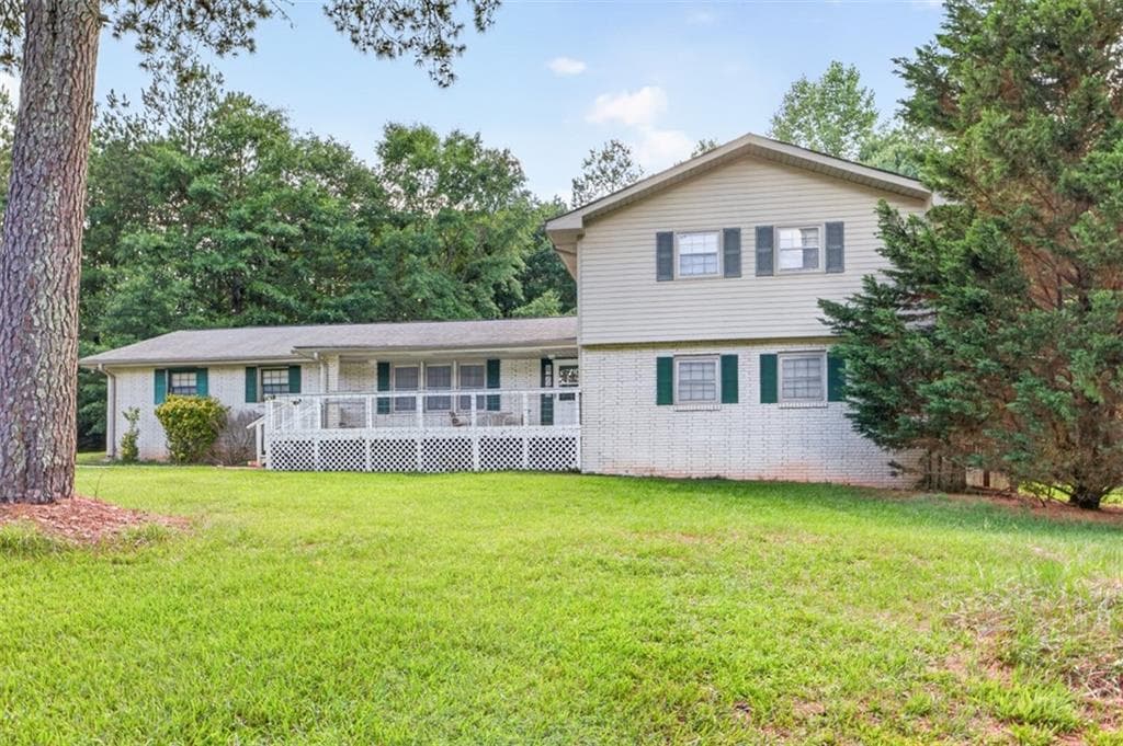5 bedroom, 3 bathroom, 2,621 sq ft single family residence under contract at 1981 Lee Peters Road, Loganville, GA 30052 — photo 4