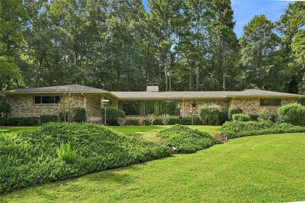 3 bedroom, 3 bathroom, 4,272 sq ft single family residence for sale at 245 Plantation Road, Fayetteville, GA 30214