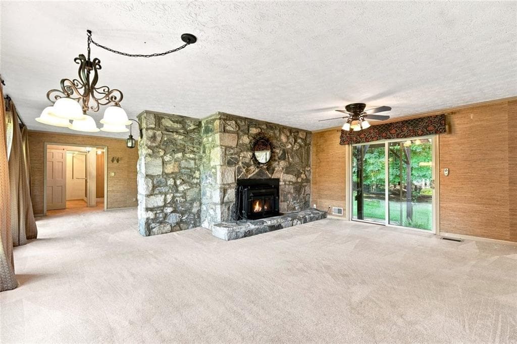 3 bedroom, 3 bathroom, 4,272 sq ft single family residence for sale at 245 Plantation Road, Fayetteville, GA 30214 — photo 4