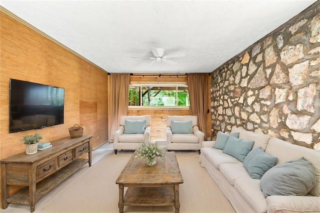 3 bedroom, 3 bathroom, 4,272 sq ft single family residence for sale at 245 Plantation Road, Fayetteville, GA 30214 — photo 9