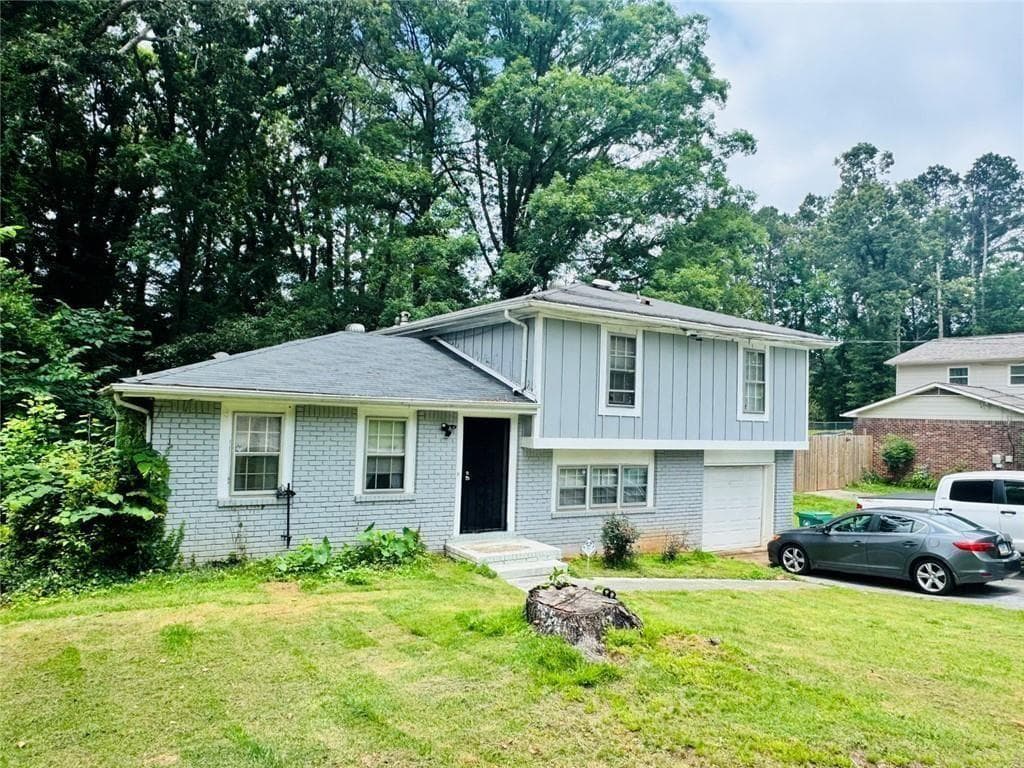 3 bedroom, 2 bathroom, 1,852 sq ft single family residence under contract at 521 Navarre Drive, Stone Mountain, GA 30087 — photo 2