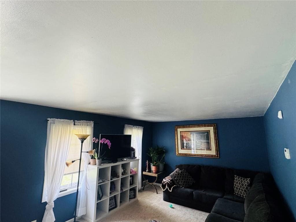 3 bedroom, 2 bathroom, 1,852 sq ft single family residence under contract at 521 Navarre Drive, Stone Mountain, GA 30087 — photo 4