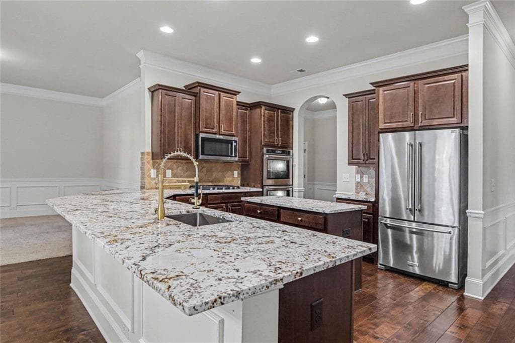 6 bedroom, 4 bathroom, 5,996 sq ft single family residence under contract at 801 Carnegie Court, Locust Grove, GA 30248 — photo 4