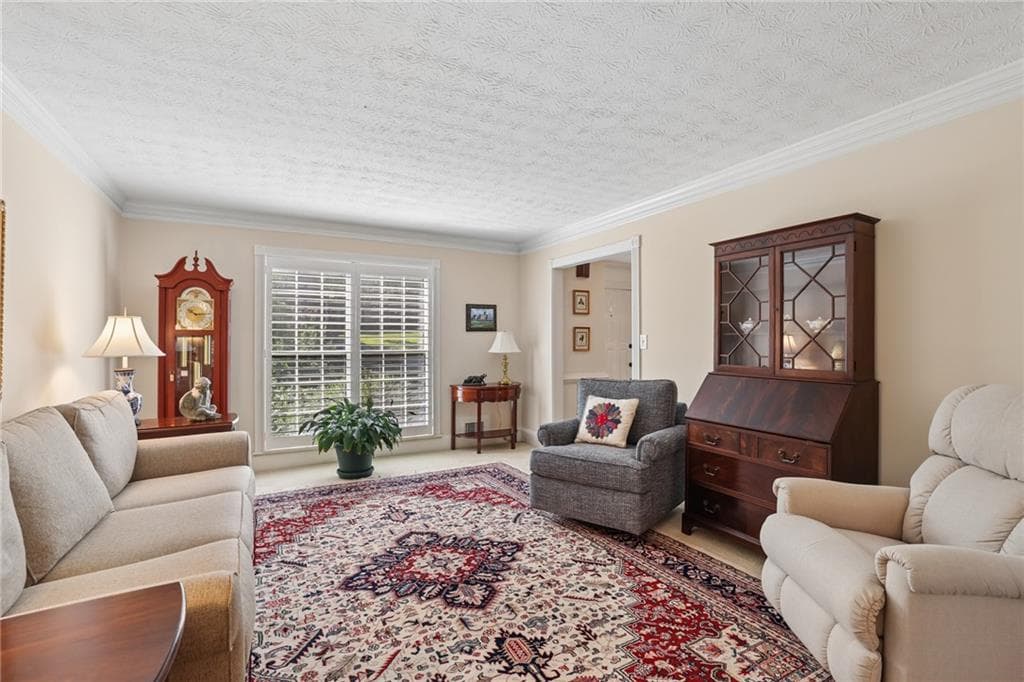 4 bedroom, 3 bathroom, 3,320 sq ft single family residence under contract at 5189 Beech Forest Drive, Lilburn, GA 30047 — photo 5