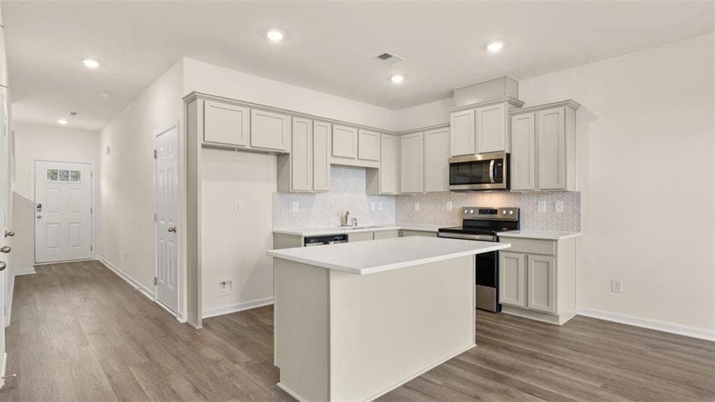 3 bedroom, 3 bathroom, 1,425 sq ft townhouse under contract at 206 Kenmore Circle, Perry, GA 31069 — photo 5