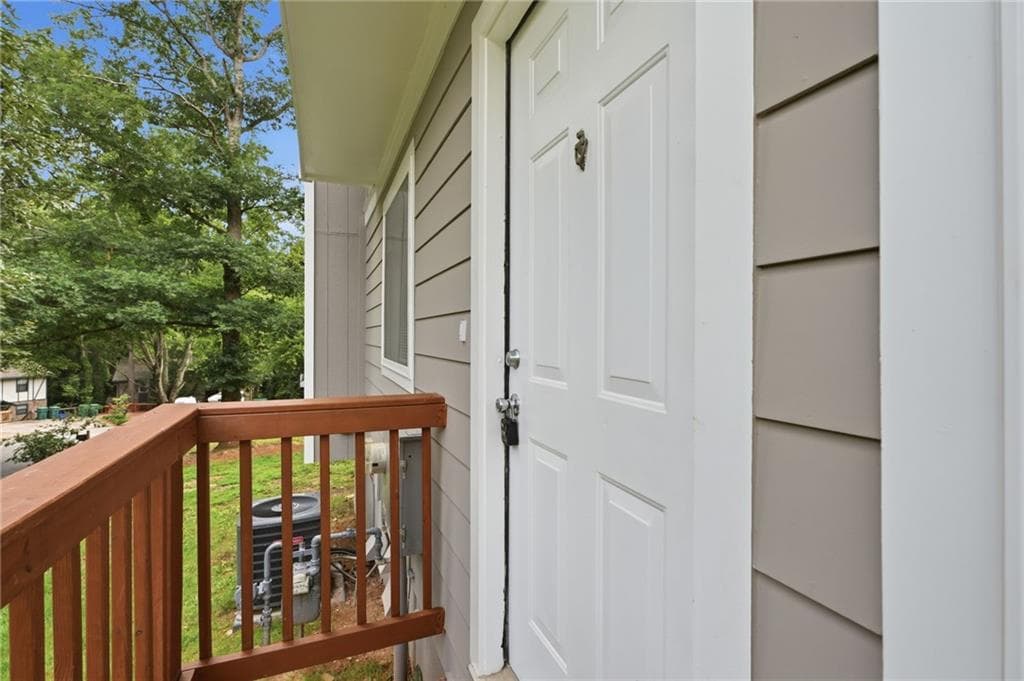 2 bedroom, 2 bathroom, 1,210 sq ft townhouse under contract at 1269 Brookview Lane, Smyrna, GA 30080 — photo 3