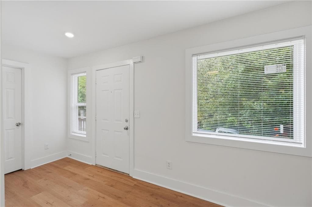 2 bedroom, 2 bathroom, 1,210 sq ft townhouse under contract at 1269 Brookview Lane, Smyrna, GA 30080 — photo 4