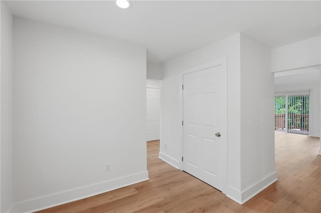2 bedroom, 2 bathroom, 1,210 sq ft townhouse under contract at 1269 Brookview Lane, Smyrna, GA 30080 — photo 9