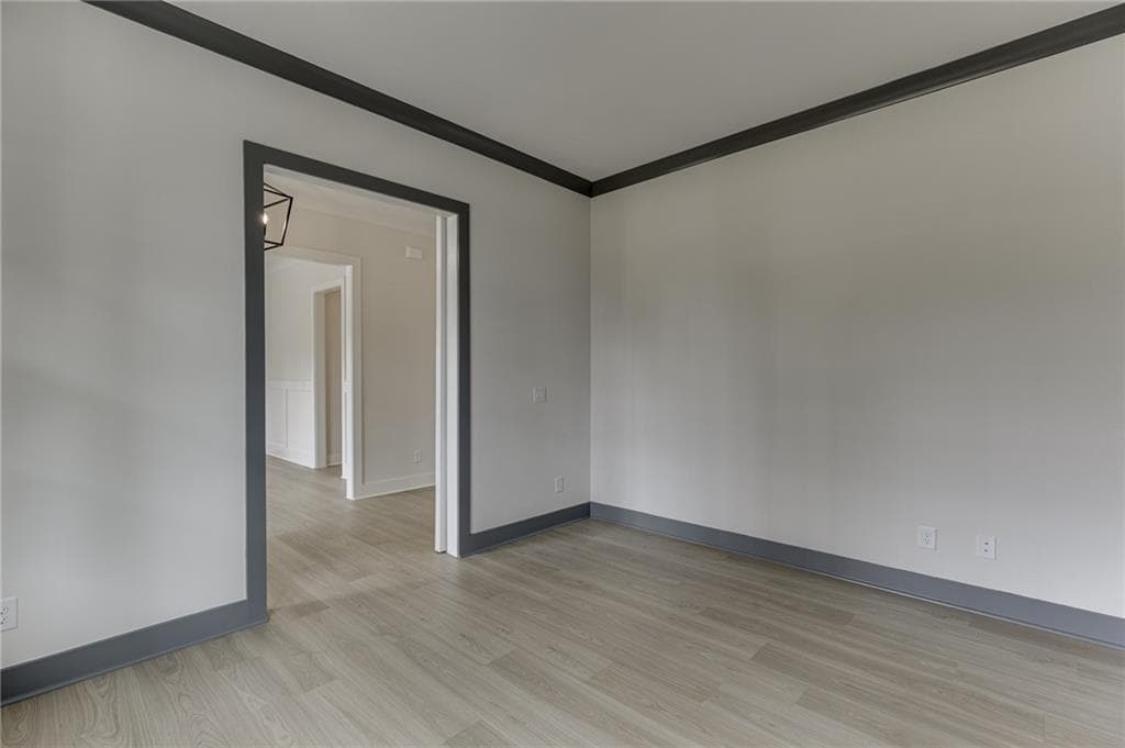 4 bedroom, 4 bathroom, 3,976 sq ft single family residence for sale at 5430 Settingdown Road, Cumming, GA 30041 — photo 6