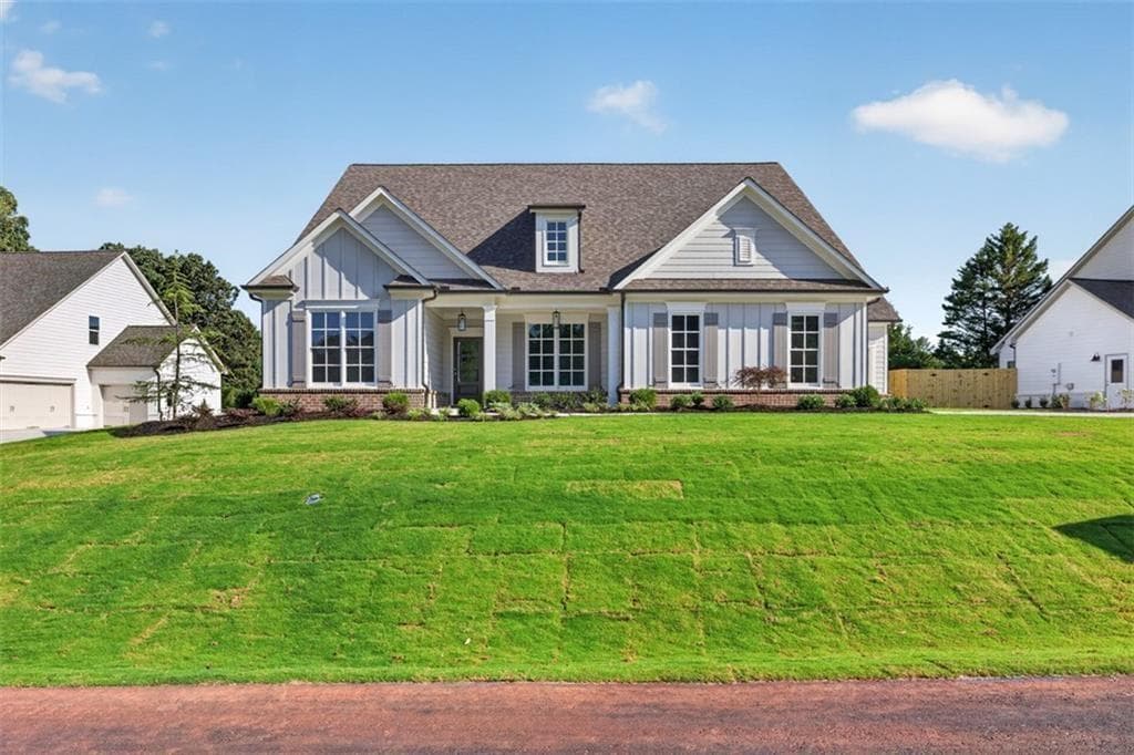 4 bedroom, 3 bathroom, 2,542 sq ft single family residence for sale at 4779 E Reed Road, Gainesville, GA 30507 — photo 4