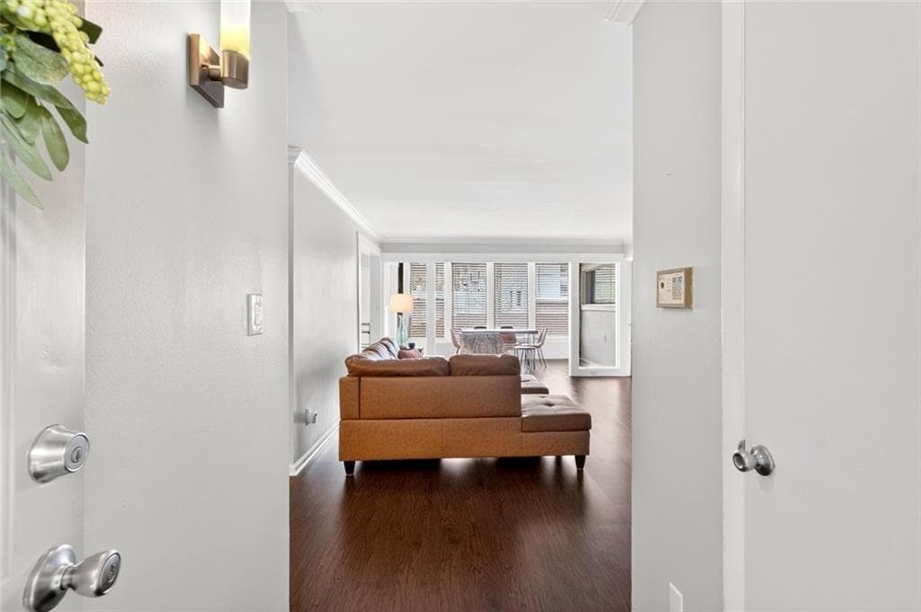 2 bedroom, 2 bathroom, 1,186 sq ft condominium for sale at 346 Carpenter Drive 48, Atlanta, GA 30328 — photo 3