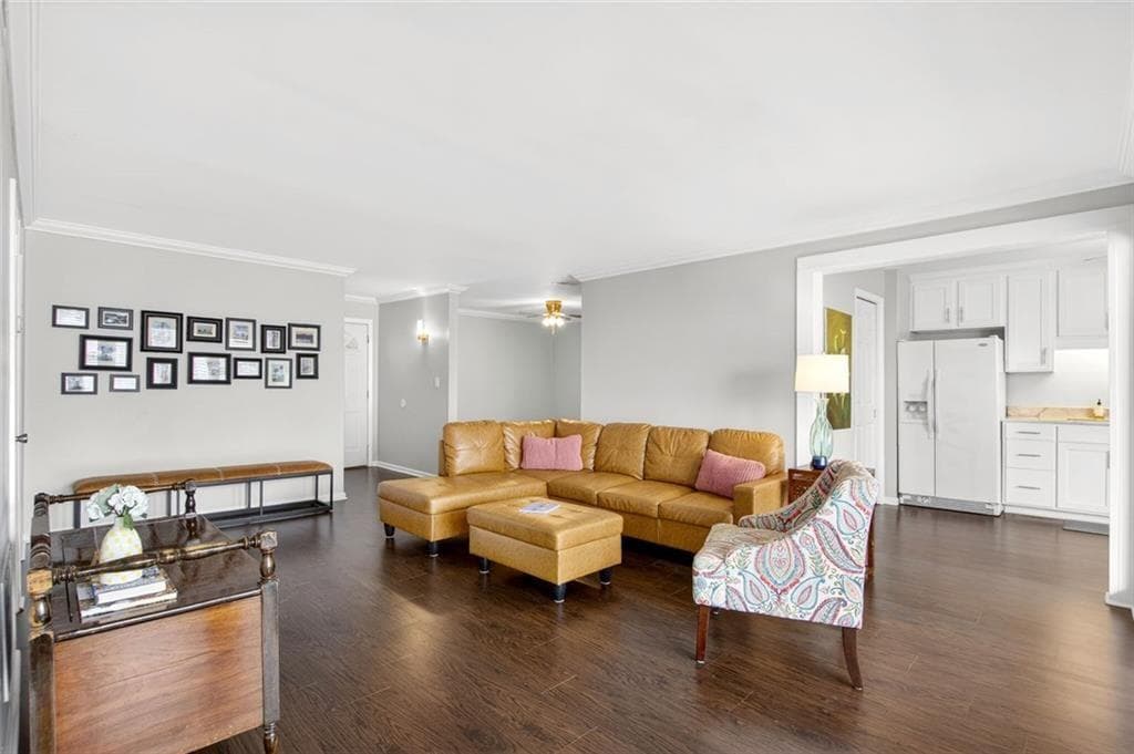2 bedroom, 2 bathroom, 1,186 sq ft condominium for sale at 346 Carpenter Drive 48, Atlanta, GA 30328 — photo 4