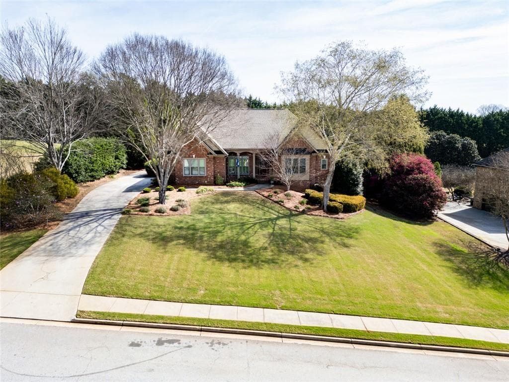 5 bedroom, 4 bathroom, 4,215 sq ft single family residence for sale at 558 Sterling Water Drive, Monroe, GA 30655 — photo 2