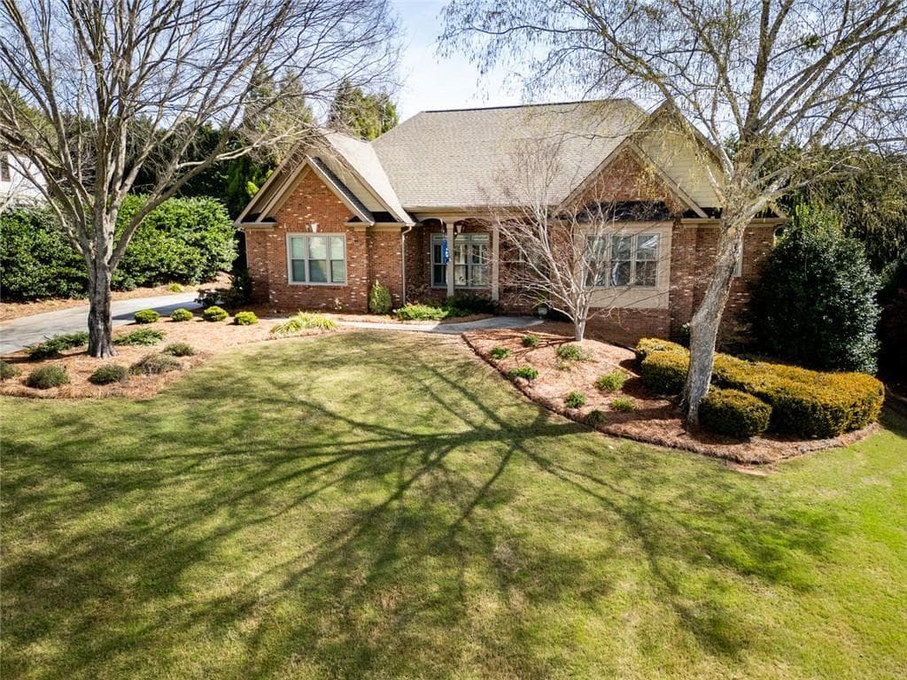 5 bedroom, 4 bathroom, 4,215 sq ft single family residence for sale at 558 Sterling Water Drive, Monroe, GA 30655 — photo 3