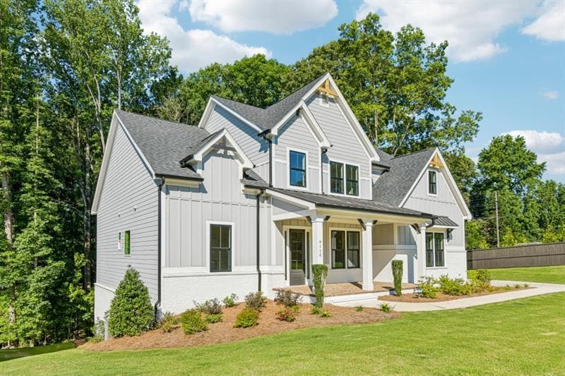 5 bedroom, 5 bathroom, 3,600 sq ft single family residence for sale at 9110 Greenway Court, Gainesville, GA 30506 — photo 2