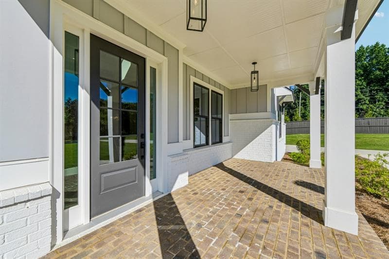 5 bedroom, 5 bathroom, 3,600 sq ft single family residence for sale at 9110 Greenway Court, Gainesville, GA 30506 — photo 5