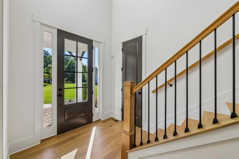 5 bedroom, 5 bathroom, 3,600 sq ft single family residence for sale at 9110 Greenway Court, Gainesville, GA 30506 — photo 7