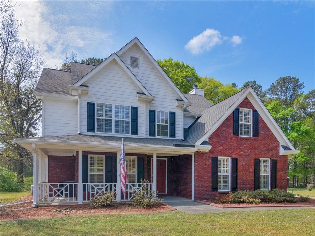 4 bedroom, 3 bathroom, 2,500 sq ft single family residence under contract at 5750 Center Hill Church Road, Loganville, GA 30052 — photo 2