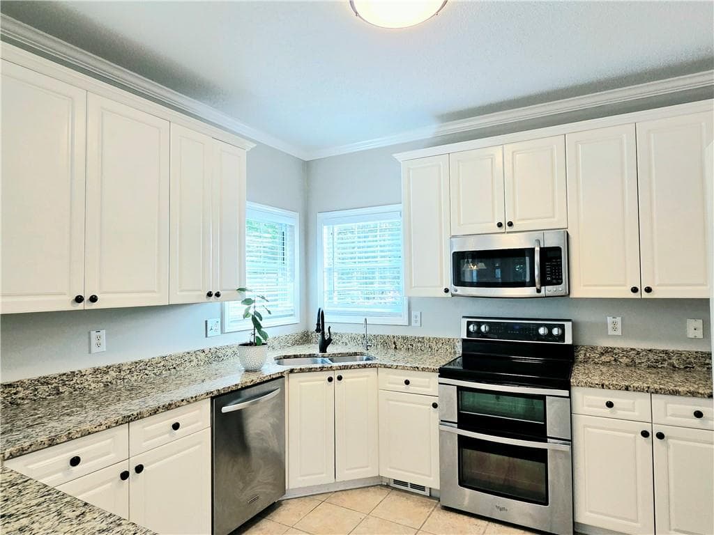 4 bedroom, 4 bathroom, 3,631 sq ft single family residence for sale at 150 Canal Place, Fayetteville, GA 30215 — photo 5