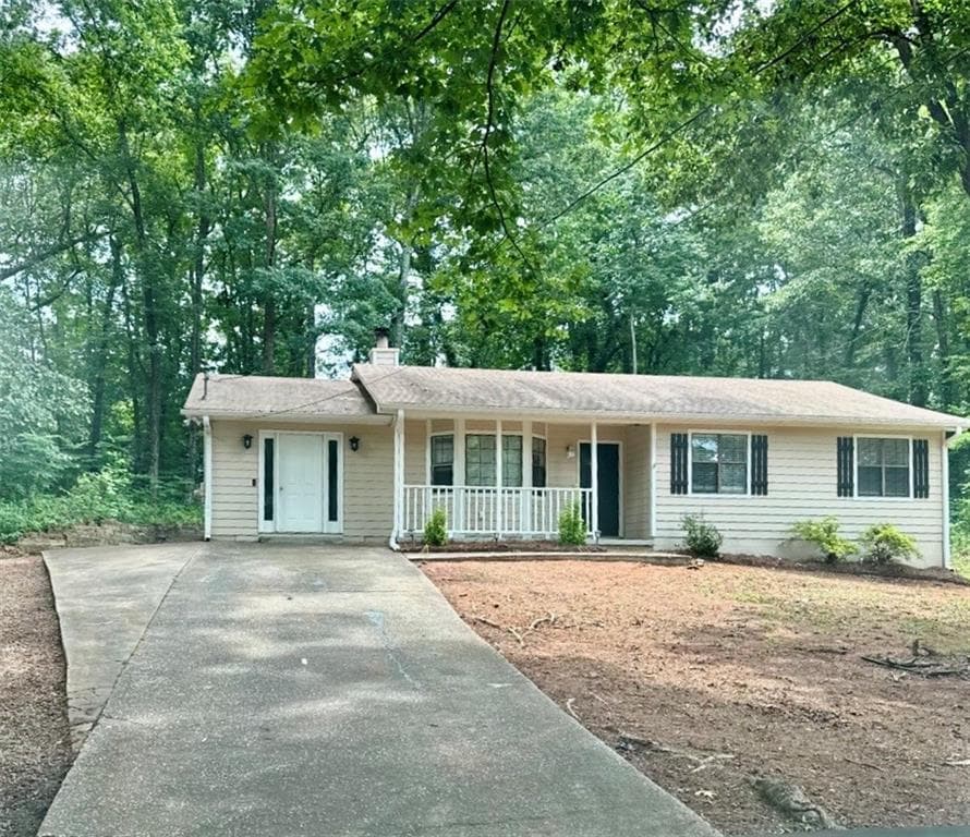 4 bedroom, 3 bathroom, 1,829 sq ft single family residence for sale at 108 Hilltop Circle, Stockbridge, GA 30281