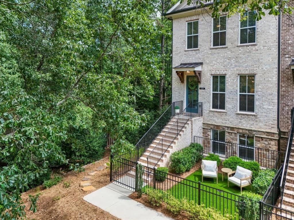 4 bedroom, 4 bathroom, 2,379 sq ft home for sale at 124 Everley Walk, Alpharetta, GA