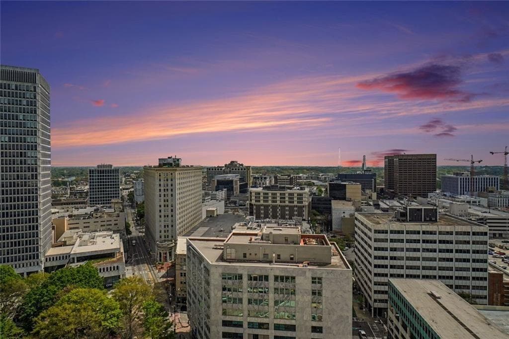2 bedroom, 2 bathroom, 1,032 sq ft condominium for sale at 32 Peachtree Street 1307, Atlanta, GA 30303 — photo 4