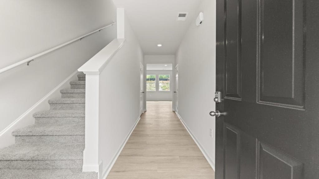 3 bedroom, 3 bathroom, 1,749 sq ft single family residence for sale at 8162 Coldstream Drive, Fairburn, GA 30213 — photo 2