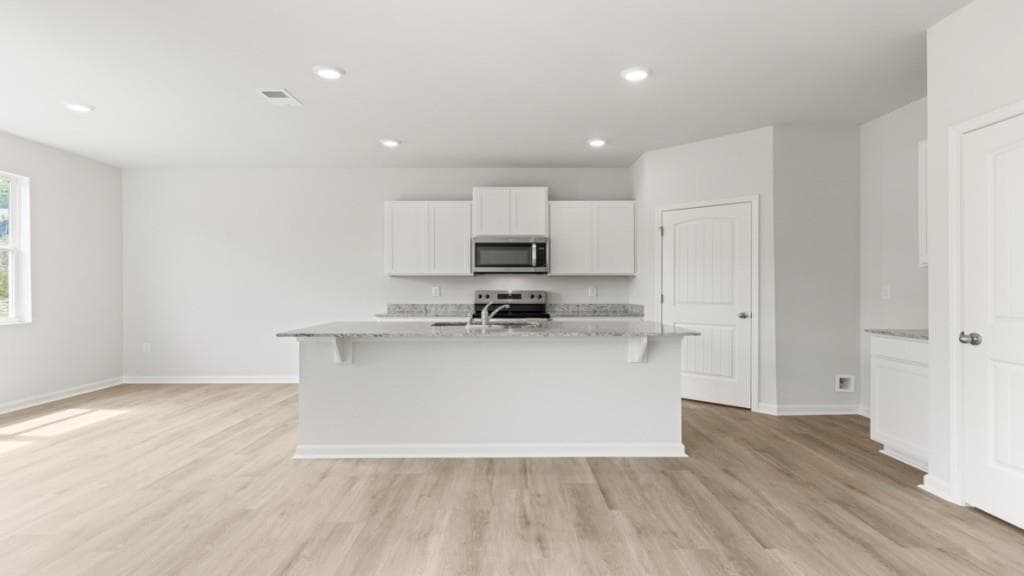 3 bedroom, 3 bathroom, 1,749 sq ft single family residence for sale at 8162 Coldstream Drive, Fairburn, GA 30213 — photo 5