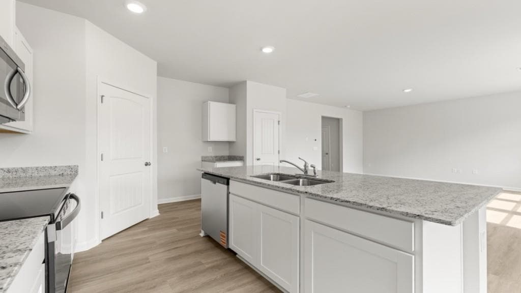 3 bedroom, 3 bathroom, 1,749 sq ft single family residence for sale at 8162 Coldstream Drive, Fairburn, GA 30213 — photo 7