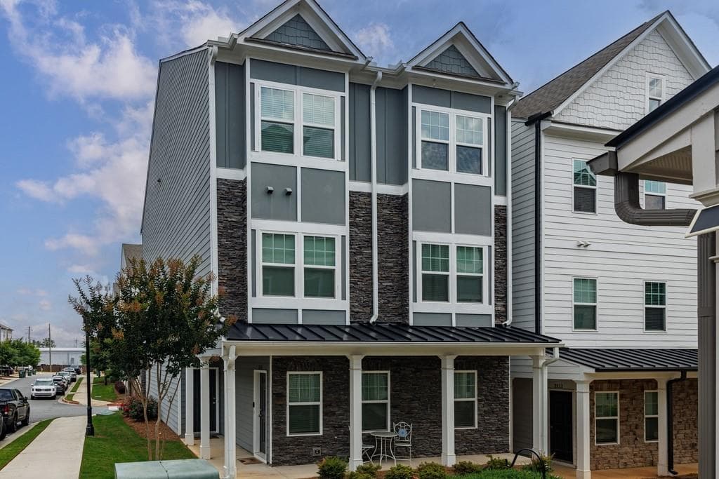 3 bedroom, 3 bathroom, 1,792 sq ft townhouse for sale at 2113 Wesson Court, Kennesaw, GA 30144 — photo 2