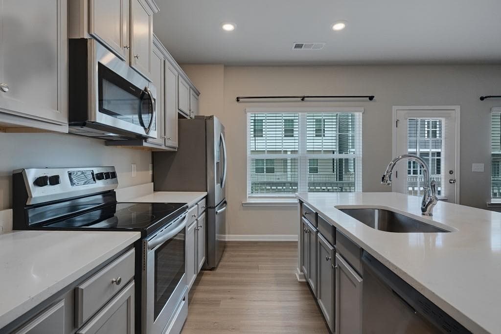 3 bedroom, 3 bathroom, 1,792 sq ft townhouse for sale at 2113 Wesson Court, Kennesaw, GA 30144 — photo 8