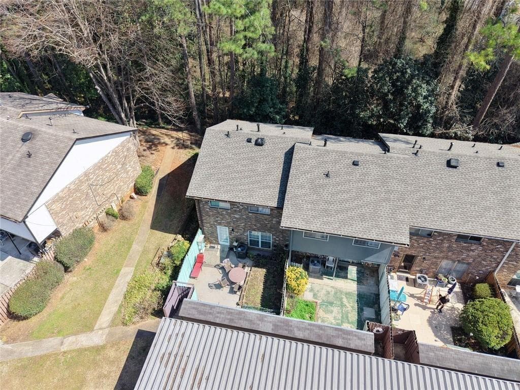 3 bedroom, 3 bathroom, 1,408 sq ft townhouse for sale at 697 Garden Walk Drive, Stone Mountain, GA 30083 — photo 2