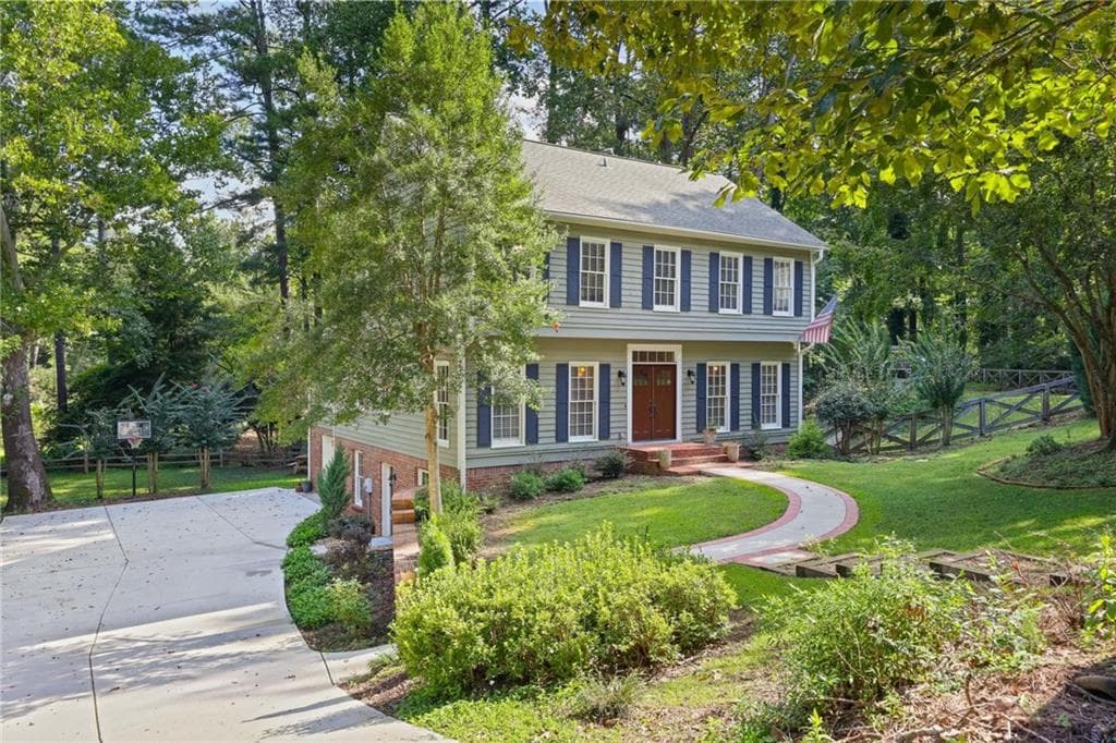4 bedroom, 3 bathroom, 2,777 sq ft single family residence under contract at 614 Colston Court, Marietta, GA 30064 — photo 2