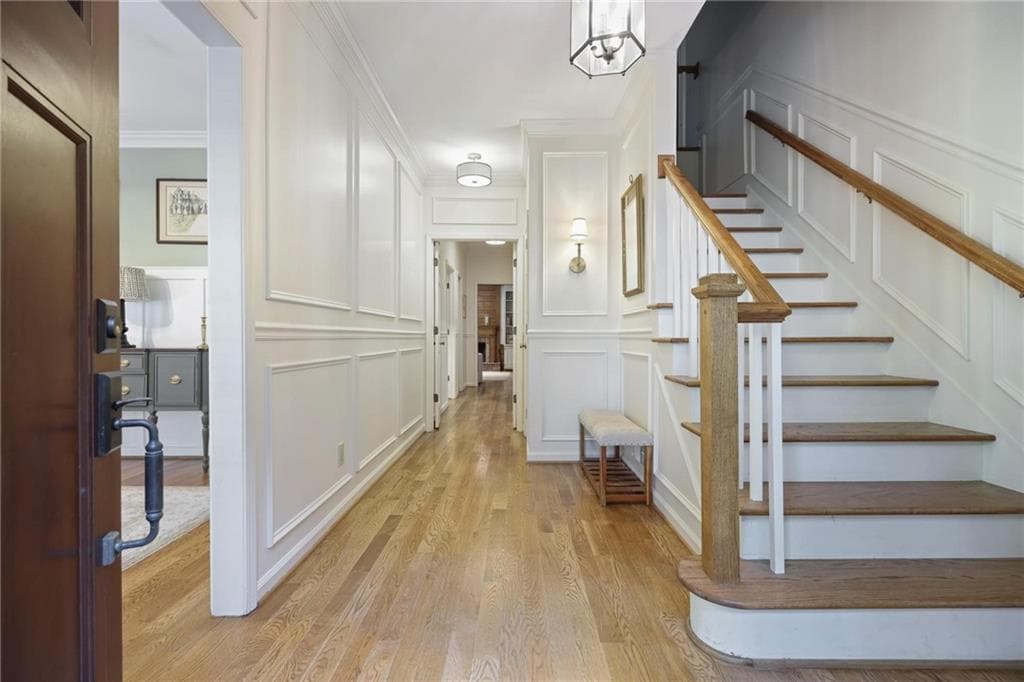 4 bedroom, 3 bathroom, 2,777 sq ft single family residence under contract at 614 Colston Court, Marietta, GA 30064 — photo 4