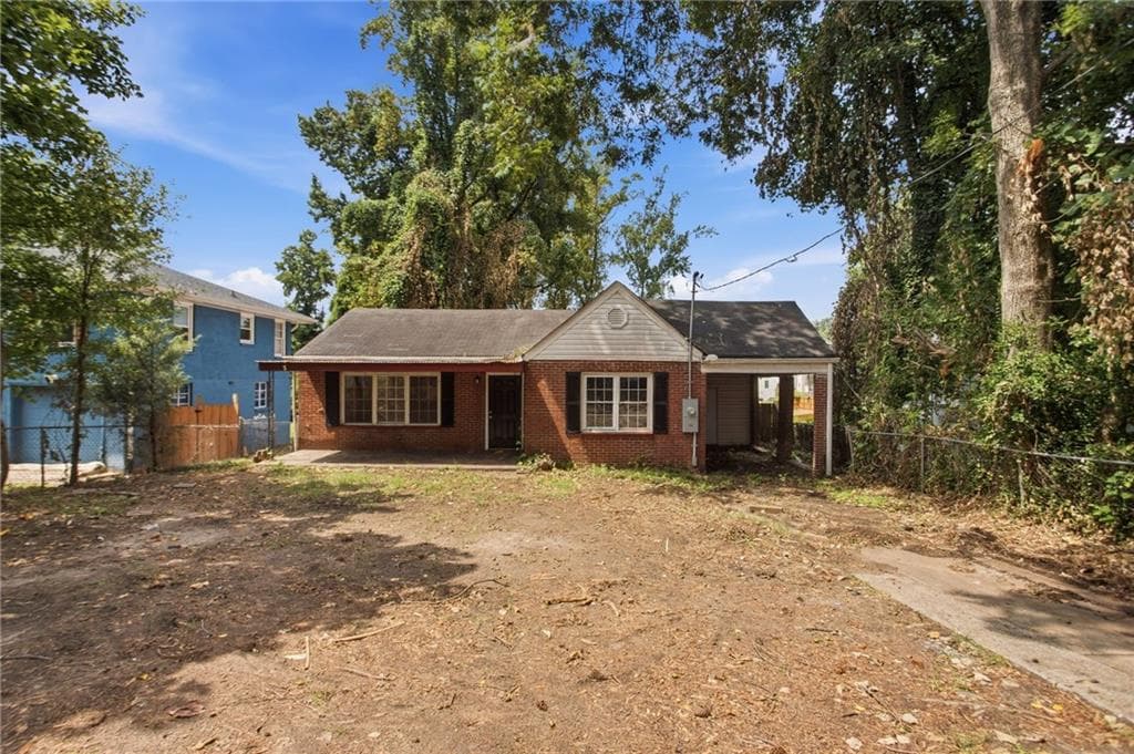 2 bedroom, 1 bathroom, 1,085 sq ft single family residence for sale at 1437 Bouldercrest Road, Atlanta, GA 30316