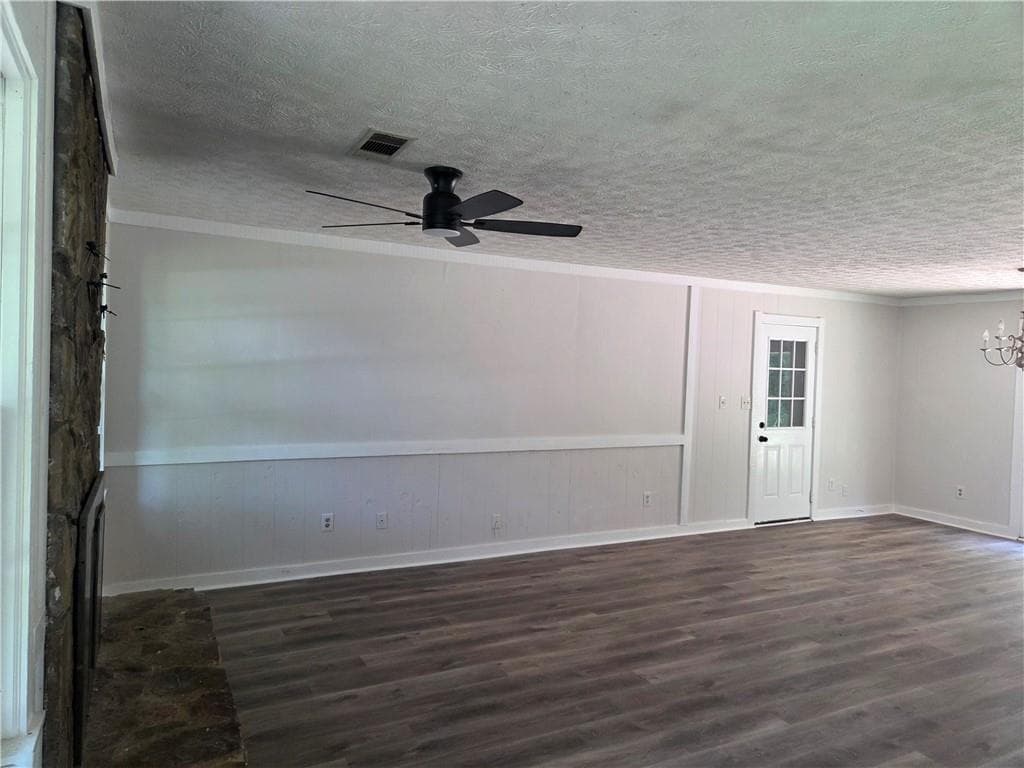 3 bedroom, 2 bathroom, 1,380 sq ft single family residence for sale at 4158 Mountain Glen Trace, Snellville, GA 30039 — photo 3