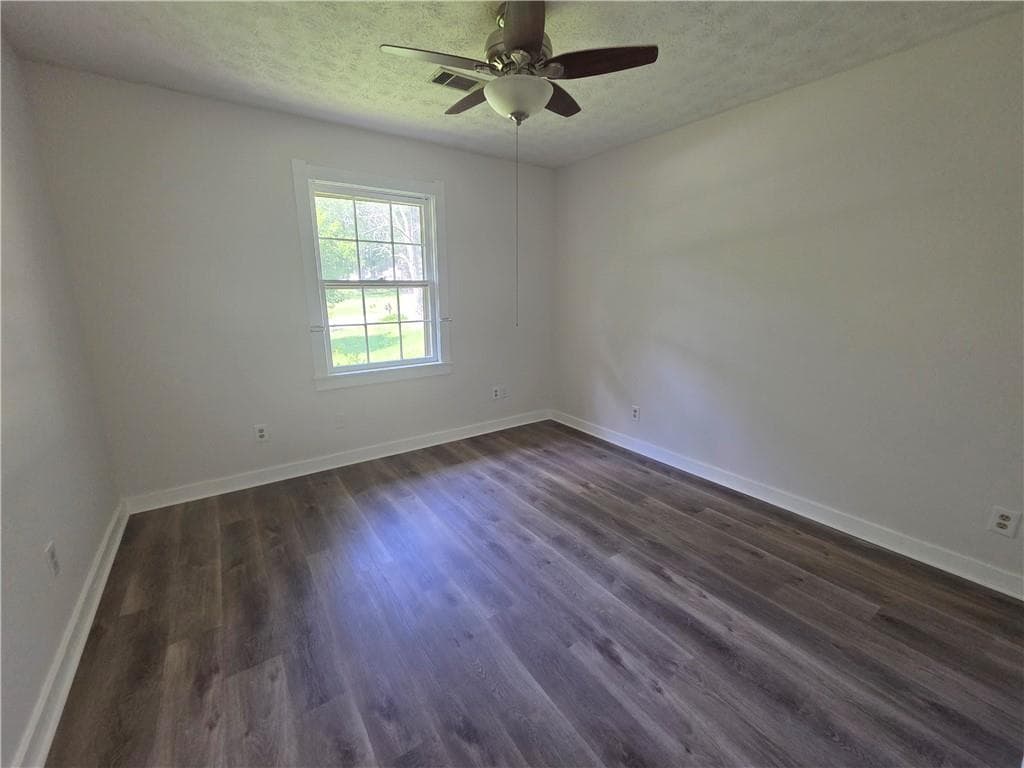 3 bedroom, 2 bathroom, 1,380 sq ft single family residence for sale at 4158 Mountain Glen Trace, Snellville, GA 30039 — photo 9
