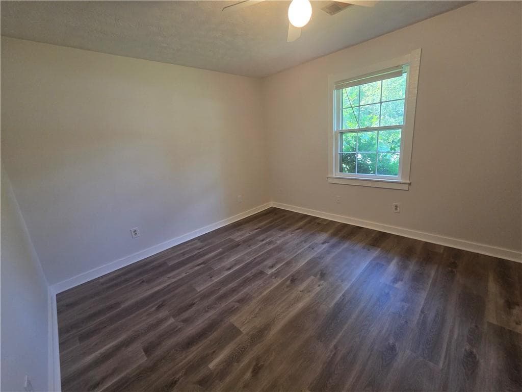 3 bedroom, 2 bathroom, 1,380 sq ft single family residence for sale at 4158 Mountain Glen Trace, Snellville, GA 30039 — photo 10