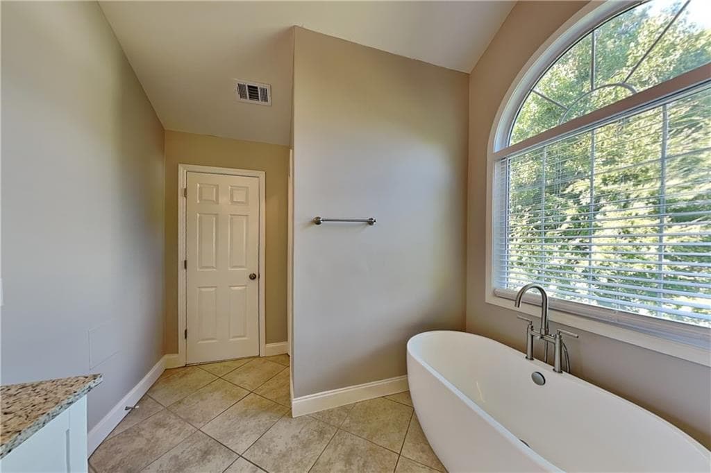 4 bedroom, 3 bathroom, 2,500 sq ft single family residence for rent at 2405 Compton Place, Suwanee, GA 30024 for $2,795 a month — photo 7