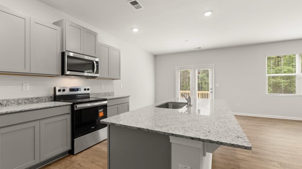 5 bedroom, 3 bathroom, 2,511 sq ft single family residence under contract at 8156 Coldstream Drive, Fairburn, GA 30213 — photo 7