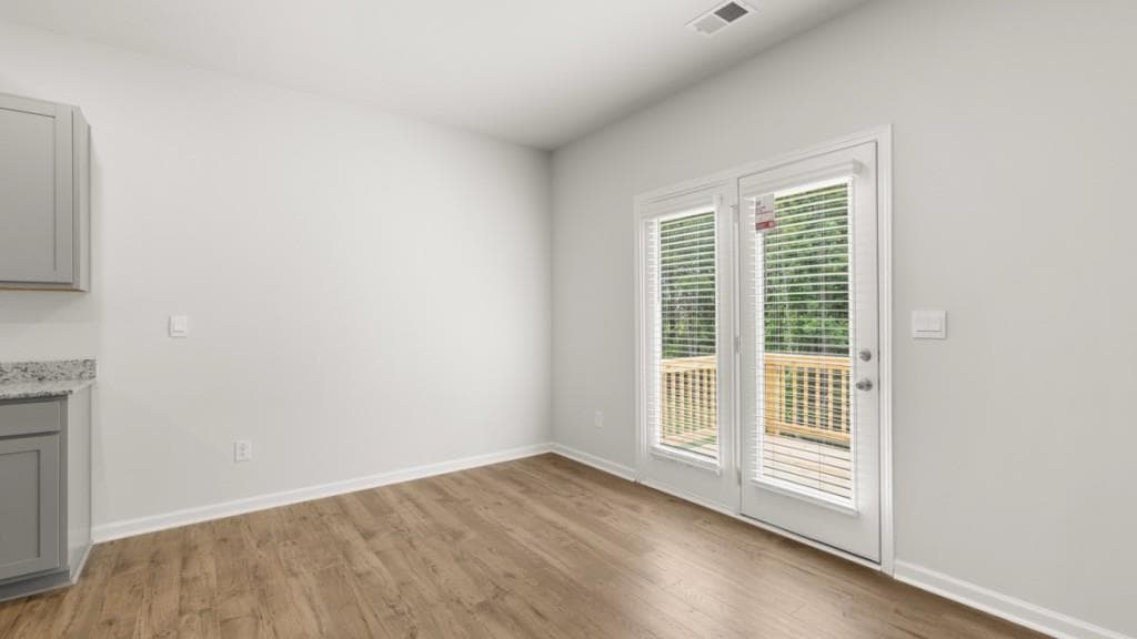 5 bedroom, 3 bathroom, 2,511 sq ft single family residence under contract at 8156 Coldstream Drive, Fairburn, GA 30213 — photo 10