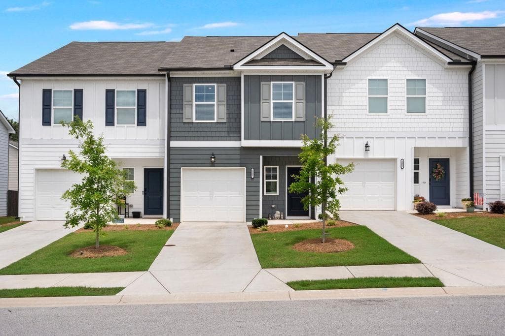 3 bedroom, 3 bathroom, 1,383 sq ft townhouse for sale at 295 Regent Park, Hoschton, GA 30548 — photo 4