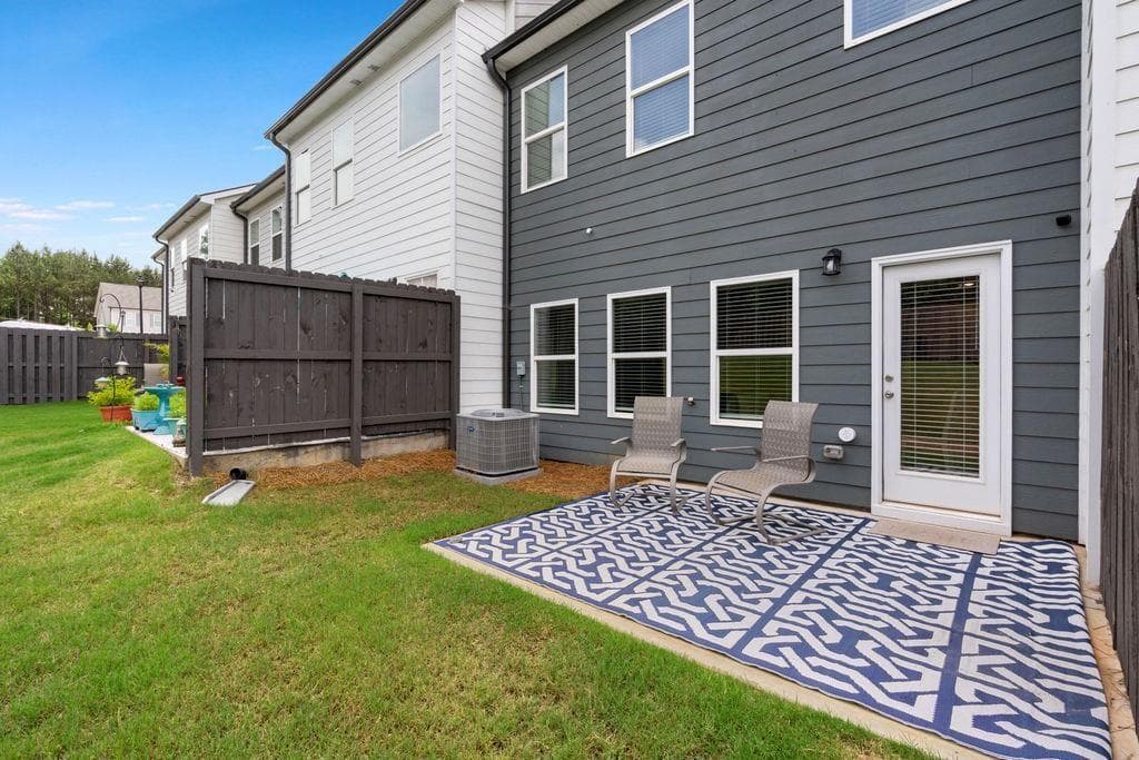 3 bedroom, 3 bathroom, 1,383 sq ft townhouse for sale at 295 Regent Park, Hoschton, GA 30548 — photo 6