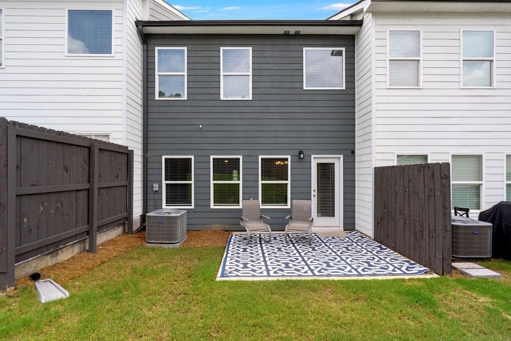 3 bedroom, 3 bathroom, 1,383 sq ft townhouse for sale at 295 Regent Park, Hoschton, GA 30548 — photo 7