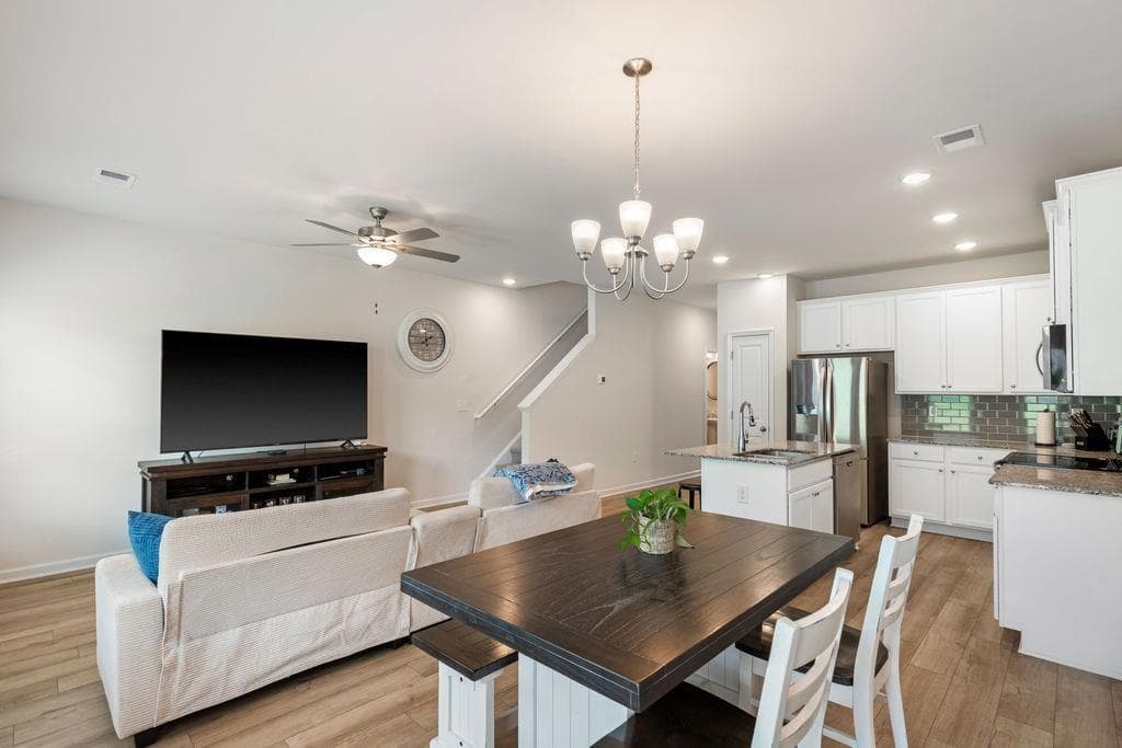 3 bedroom, 3 bathroom, 1,383 sq ft townhouse for sale at 295 Regent Park, Hoschton, GA 30548 — photo 10