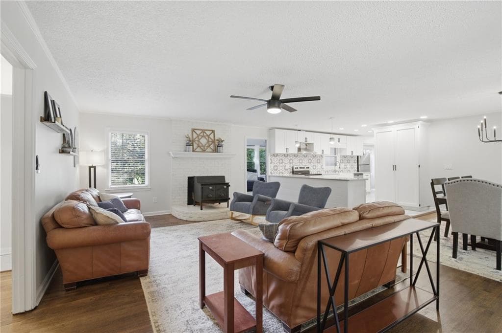 4 bedroom, 3 bathroom, 3,430 sq ft single family residence under contract at 5636 Crestwood Drive, Stone Mountain, GA 30087 — photo 5