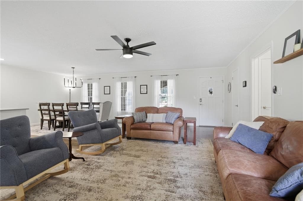 4 bedroom, 3 bathroom, 3,430 sq ft single family residence under contract at 5636 Crestwood Drive, Stone Mountain, GA 30087 — photo 8